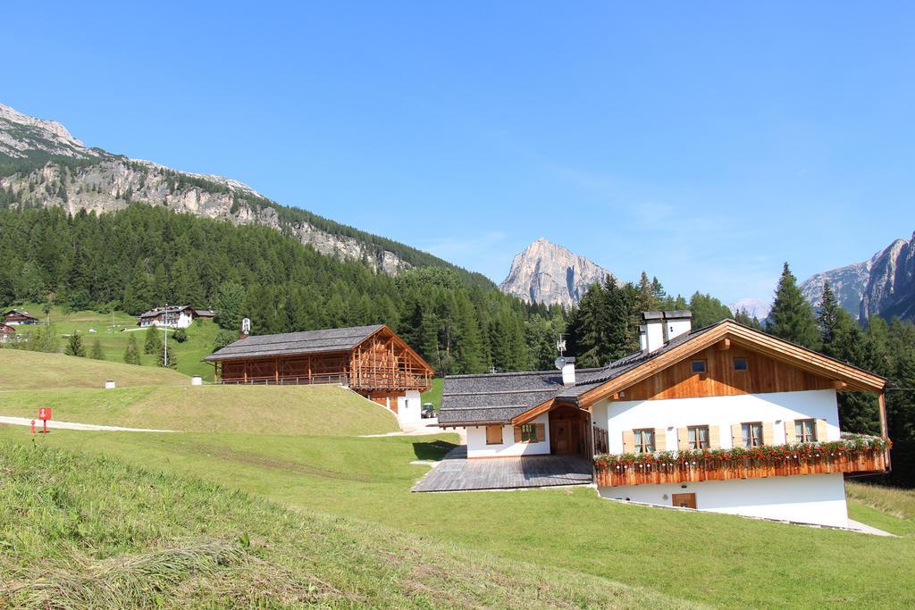Jaegerhaus Agriturismo Cortina dʼAmpezzo Exterior foto